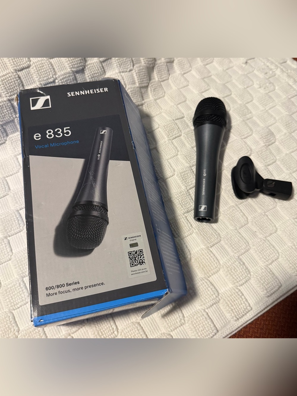 Sennheiser E835 Handheld Microphone in Black